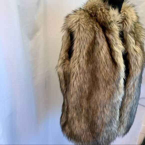 Eddie Bauer faux fur vegan brown tan hook closure fall winter vest size Medium - Picture 2 of 10